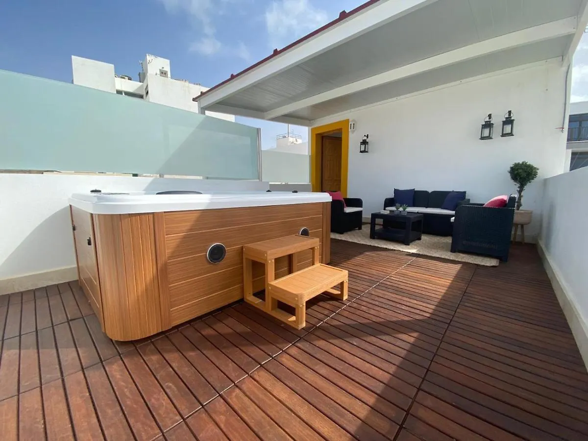 Hostel Lantia Rooftop House Arrecife