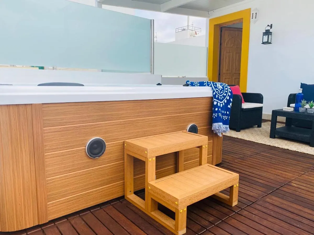 Hostel Lantia Rooftop House Arrecife